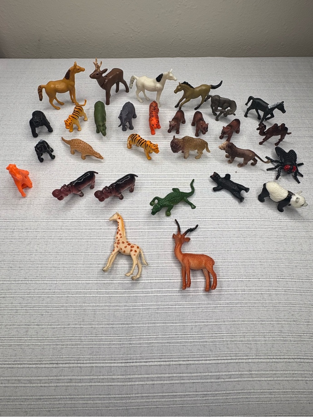 29 Assorted Kids Animal Toy Pack - Multicolor Plastic Figures
